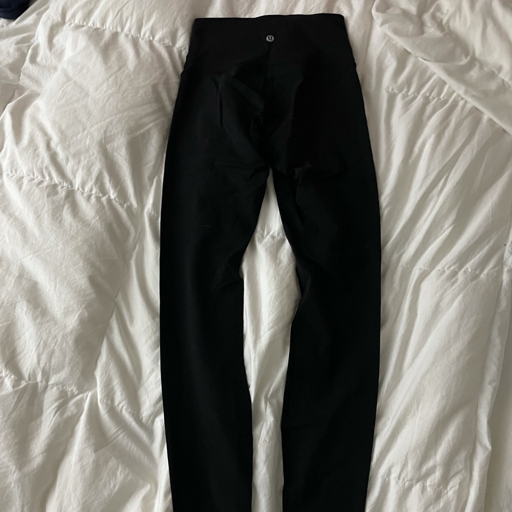 Lululemon black wunder under leggings